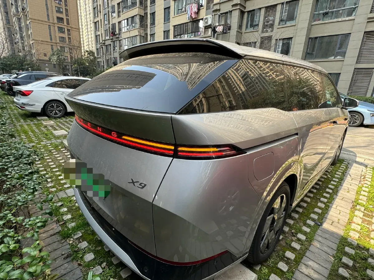 2024 Xpeng X9 BEV 84.5KWH,autocango,china used car exporter,china ev exporter,chinese used car exporter,chinese used ev exporter