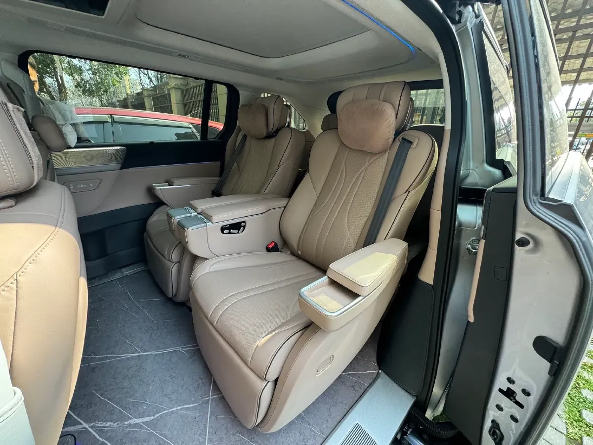 2024 Xpeng X9 BEV 84.5KWH,autocango,china used car exporter,china ev exporter,chinese used car exporter,chinese used ev exporter