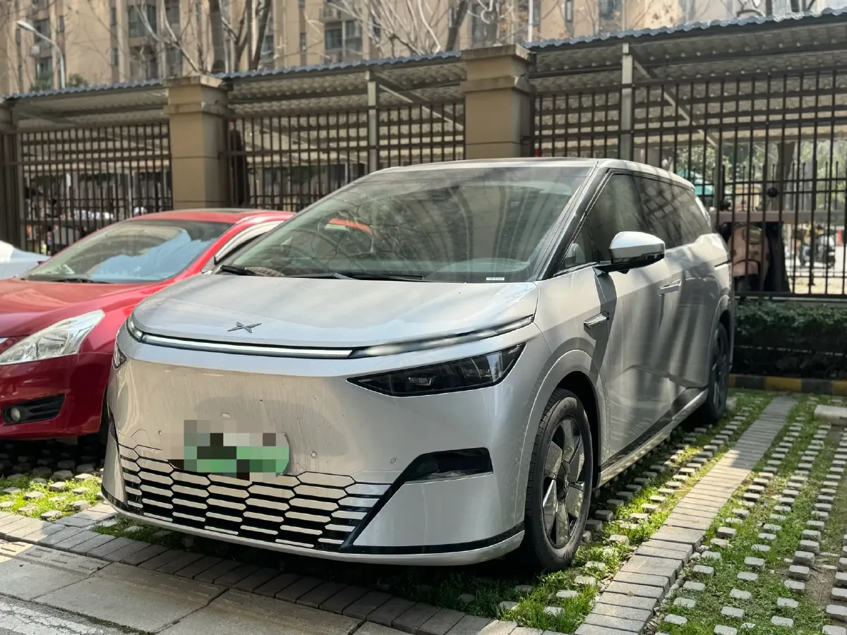 2024 Xpeng X9 BEV 84.5KWH,autocango,china used car exporter,china ev exporter,chinese used car exporter,chinese used ev exporter