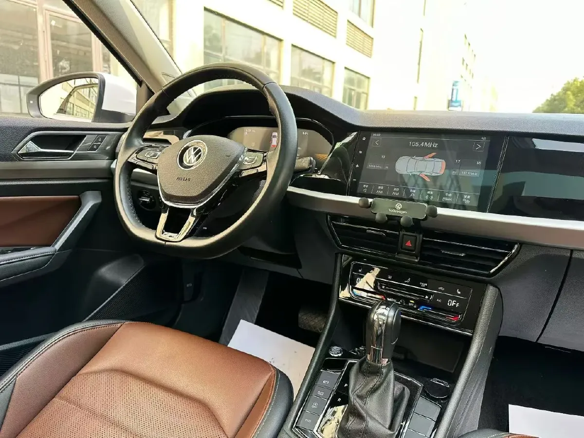 2022 Volkswagen T-Roc 1.4T 150HP L4 7DCT,autocango,china used car exporter,china ev exporter,chinese used car exporter,chinese used ev exporter