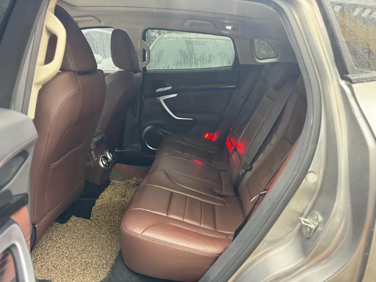 2017 WEY VV7 2.0T 234HP L4 7DCT,autocango,china used car exporter,china ev exporter,chinese used car exporter,chinese used ev exporter