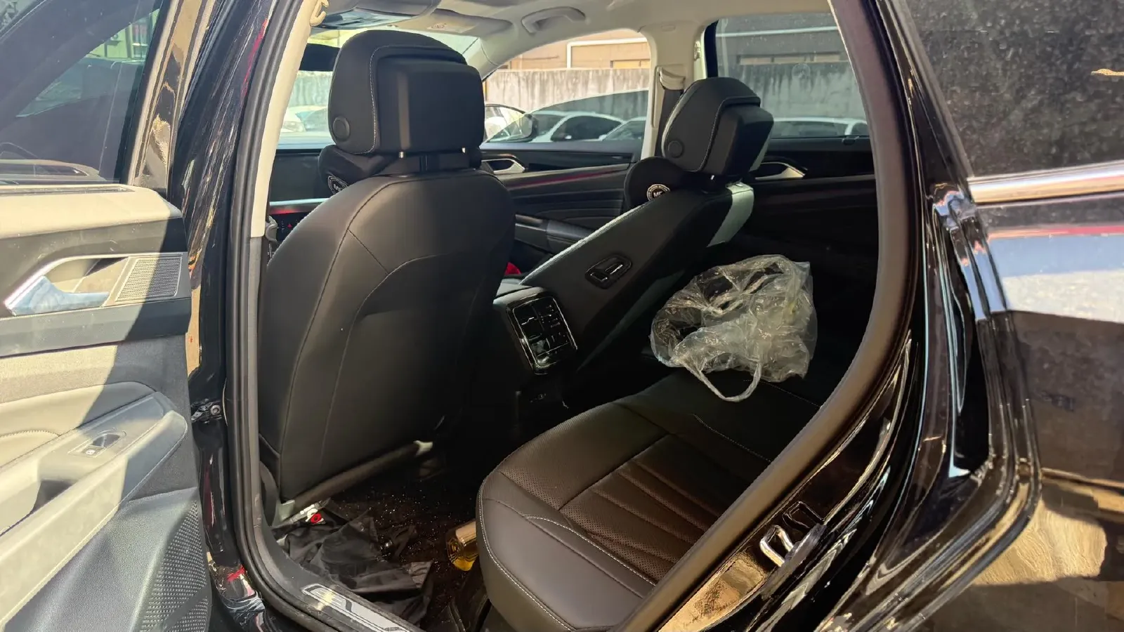 2025 Volkswagen Passat 2.0T 220HP L4 7DCT,autocango,china used car exporter,china ev exporter,chinese used car exporter,chinese used ev exporter