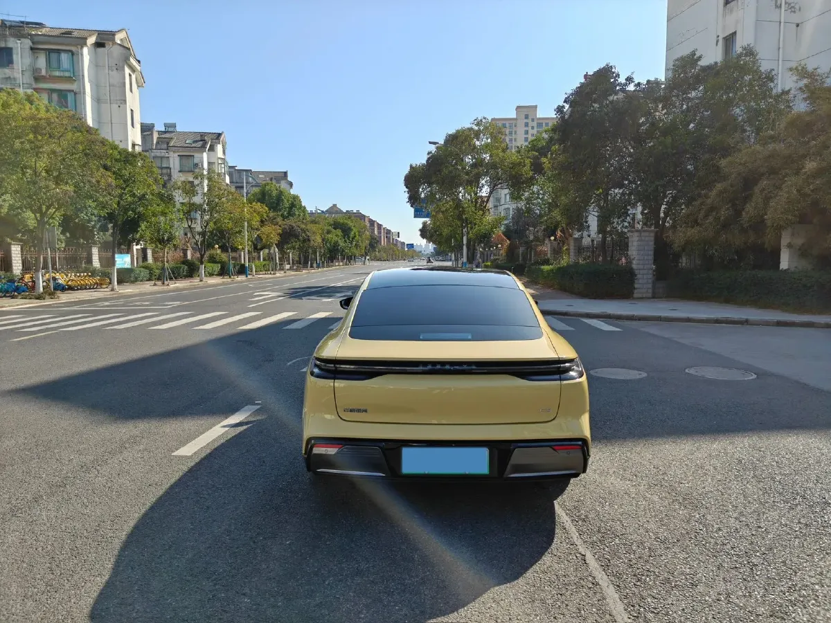 2024 Geely Galaxy E8 BEV 76KWH,autocango,china used car exporter,china ev exporter,chinese used car exporter,chinese used ev exporter