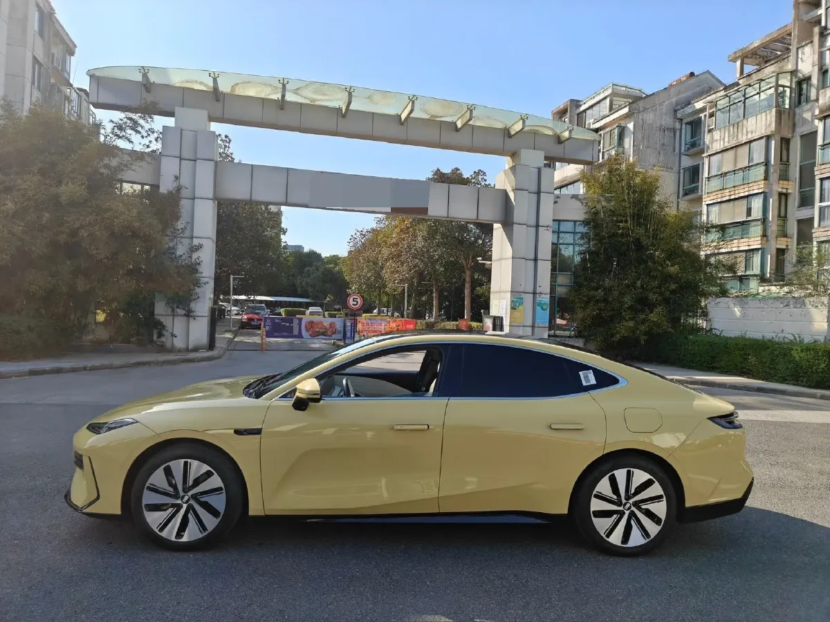 2024 Geely Galaxy E8 BEV 76KWH,autocango,china used car exporter,china ev exporter,chinese used car exporter,chinese used ev exporter