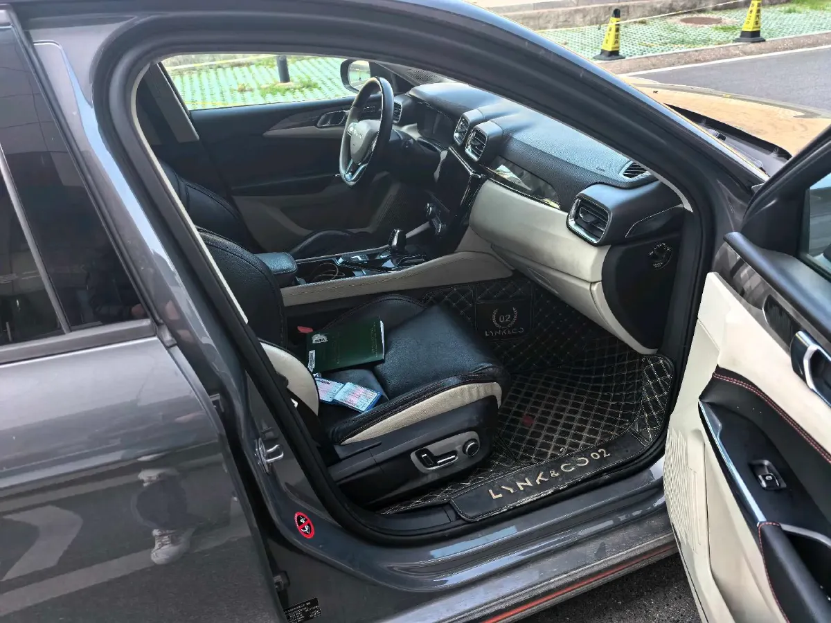 2018 Toyota C-HR 2.0L 171HP L4 CVT,autocango,china used car exporter,china ev exporter,chinese used car exporter,chinese used ev exporter