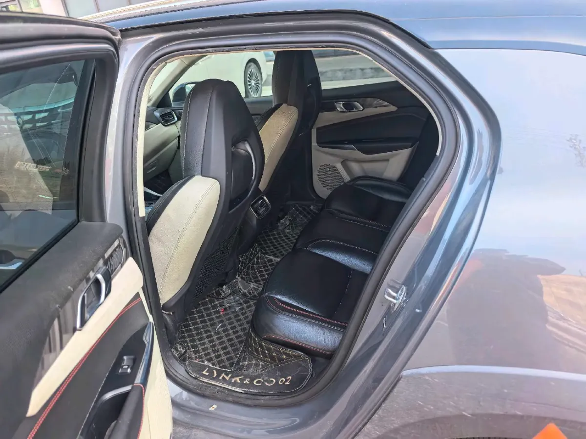 2018 Toyota C-HR 2.0L 171HP L4 CVT,autocango,china used car exporter,china ev exporter,chinese used car exporter,chinese used ev exporter