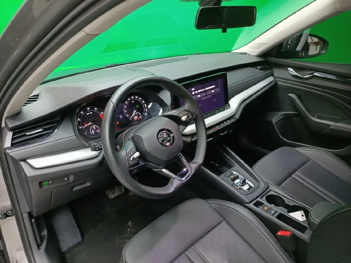 2022 Skoda Octavia 1.4T 150HP L4 7DCT,autocango,china used car exporter,china ev exporter,chinese used car exporter,chinese used ev exporter