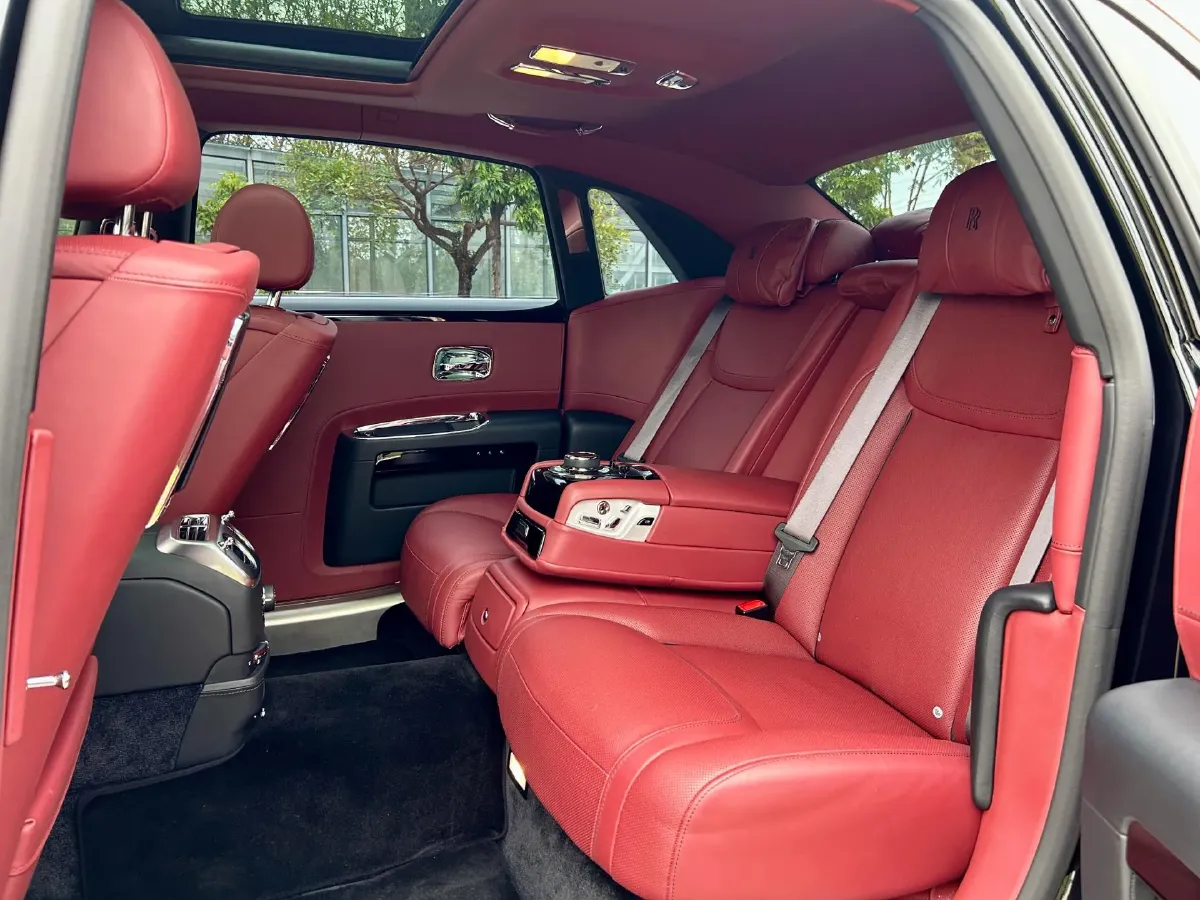 2015 Rolls-Royce Ghost 6.6T 571HP V12 8AT,autocango,china used car exporter,china ev exporter,chinese used car exporter,chinese used ev exporter