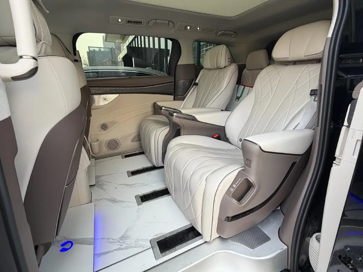2022 HongQi HS7 3.0T 337HP V6 8AT,autocango,china used car exporter,china ev exporter,chinese used car exporter,chinese used ev exporter