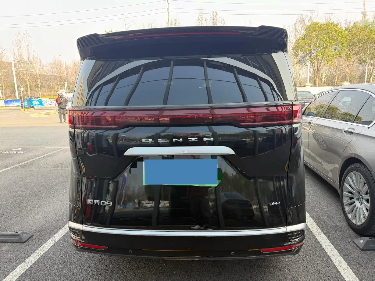 2022 HongQi HS7 3.0T 337HP V6 8AT,autocango,china used car exporter,china ev exporter,chinese used car exporter,chinese used ev exporter