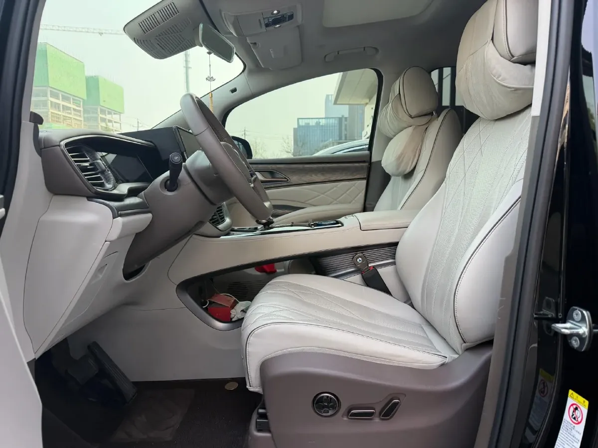 2022 HongQi HS7 3.0T 337HP V6 8AT,autocango,china used car exporter,china ev exporter,chinese used car exporter,chinese used ev exporter