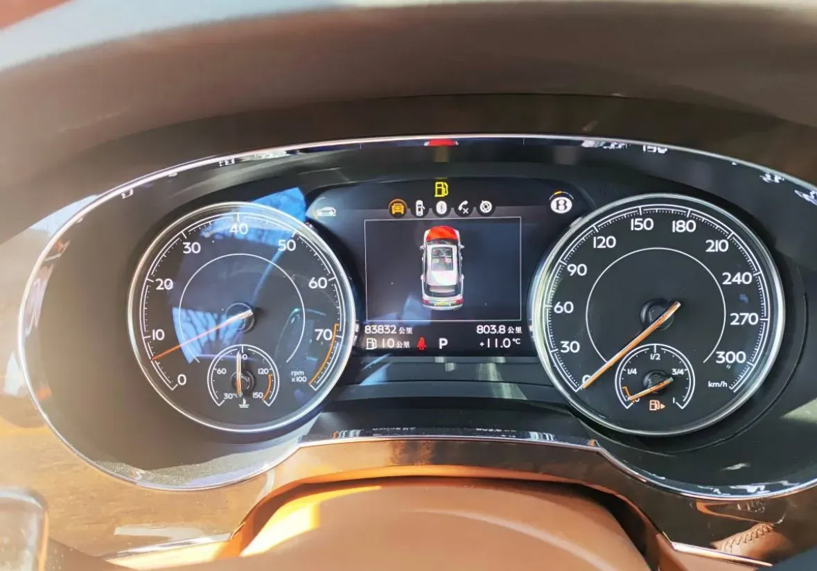 2018 Bentley Bentayga 4.0T 550HP V8 8AT,autocango,china used car exporter,china ev exporter,chinese used car exporter,chinese used ev exporter