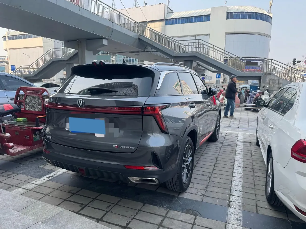 2022 ChangAn CS75 Plus 1.5T 188HP L4 8AT,autocango,china used car exporter,china ev exporter,chinese used car exporter,chinese used ev exporter