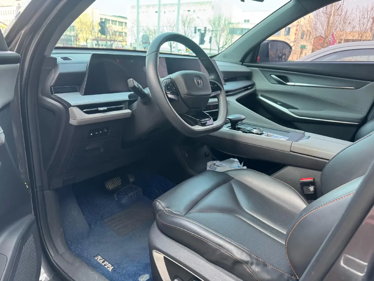 2022 ChangAn CS75 Plus 1.5T 188HP L4 8AT,autocango,china used car exporter,china ev exporter,chinese used car exporter,chinese used ev exporter