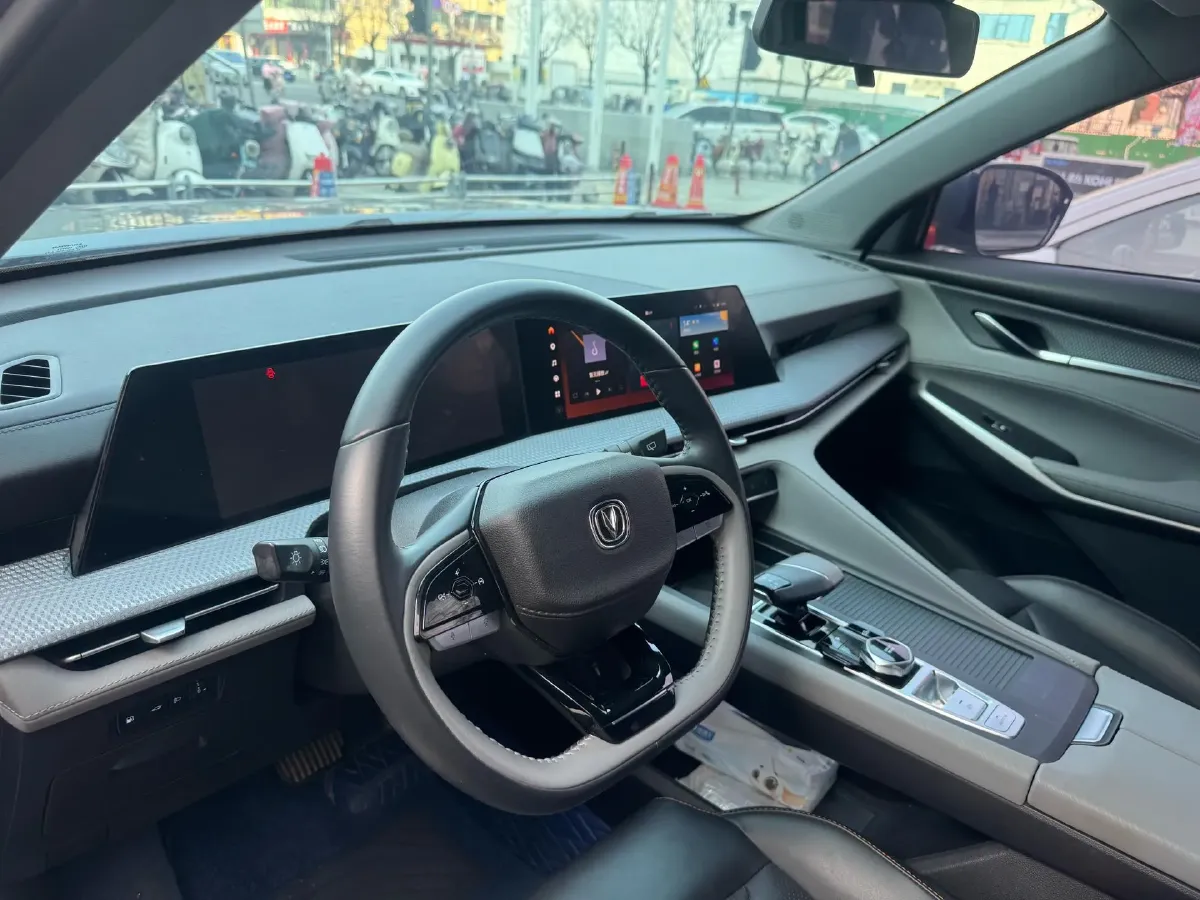 2022 ChangAn CS75 Plus 1.5T 188HP L4 8AT,autocango,china used car exporter,china ev exporter,chinese used car exporter,chinese used ev exporter