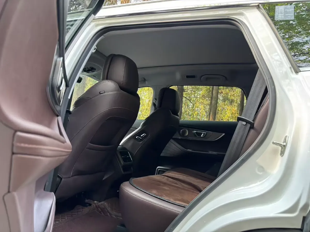 2024 Chery Tiggo 8 PRO 1.6T 197HP L4 7DCT,autocango,china used car exporter,china ev exporter,chinese used car exporter,chinese used ev exporter