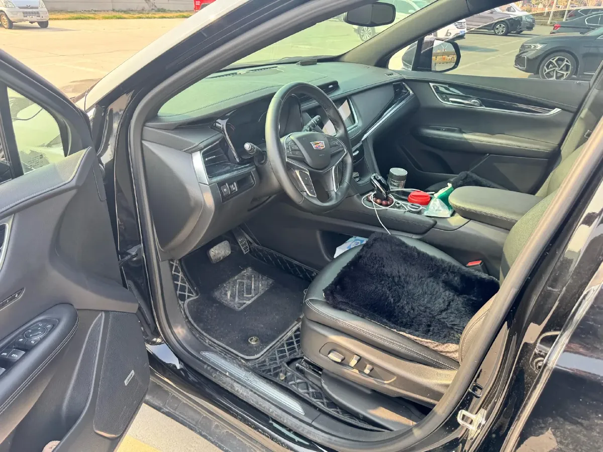 2022 Cadillac XT5 2.0T 237HP L4 9AT,autocango,china used car exporter,china ev exporter,chinese used car exporter,chinese used ev exporter