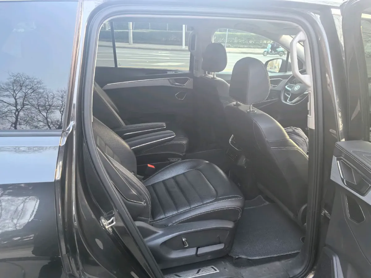 2021 Volkswagen Talagon 2.0T 220HP L4 7DCT,autocango,china used car exporter,china ev exporter,chinese used car exporter,chinese used ev exporter