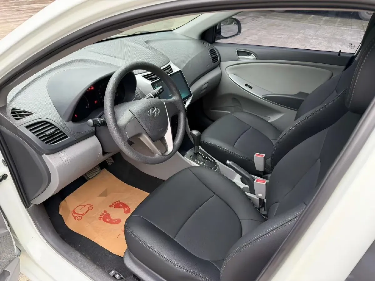 2016 Hyundai Reina 1.4L 107HP L4 4AT,autocango,china used car exporter,china ev exporter,chinese used car exporter,chinese used ev exporter