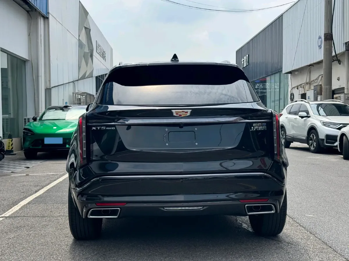 2025 Cadillac XT5 2.0T 237HP L4 9AT,autocango,china used car exporter,china ev exporter,chinese used car exporter,chinese used ev exporter