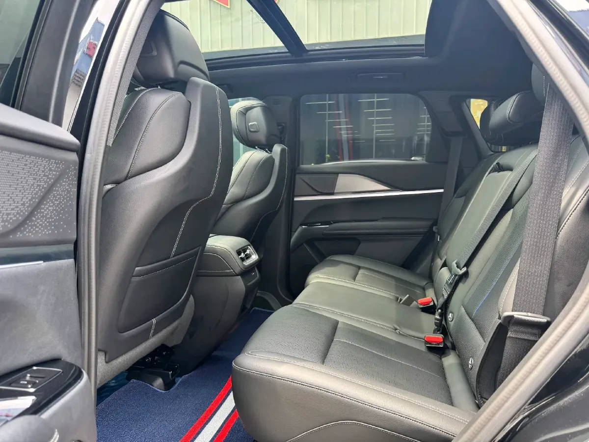 2025 Cadillac XT5 2.0T 237HP L4 9AT,autocango,china used car exporter,china ev exporter,chinese used car exporter,chinese used ev exporter