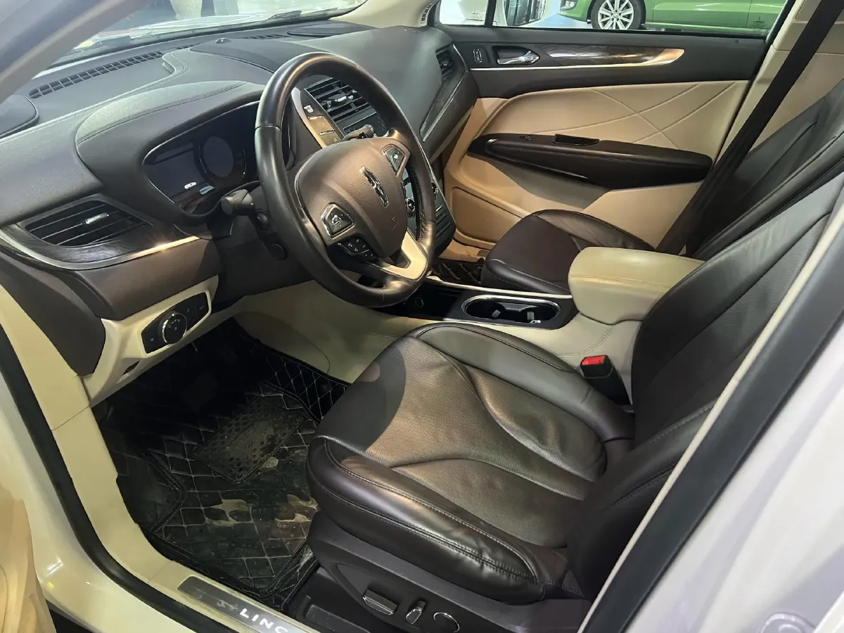 2017 Lincoln MKC 2.0T 203HP L4 6AT,autocango,china used car exporter,china ev exporter,chinese used car exporter,chinese used ev exporter