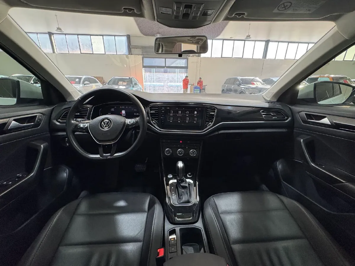 2022 Volkswagen T-Roc 1.4T 150HP L4 7DCT,autocango,china used car exporter,china ev exporter,chinese used car exporter,chinese used ev exporter