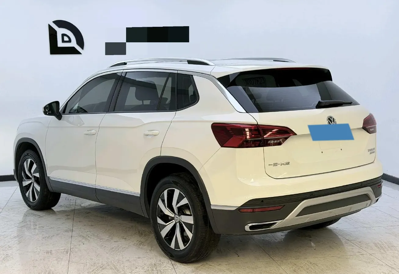2019 Jeep Cherokee 2.0T 234HP L4 9AT,autocango,china used car exporter,china ev exporter,chinese used car exporter,chinese used ev exporter