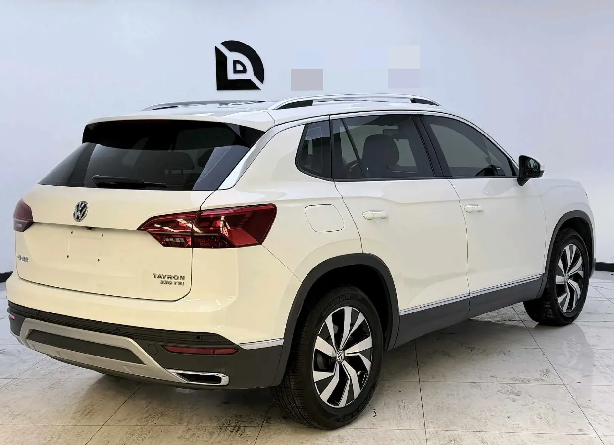 2019 Jeep Cherokee 2.0T 234HP L4 9AT,autocango,china used car exporter,china ev exporter,chinese used car exporter,chinese used ev exporter