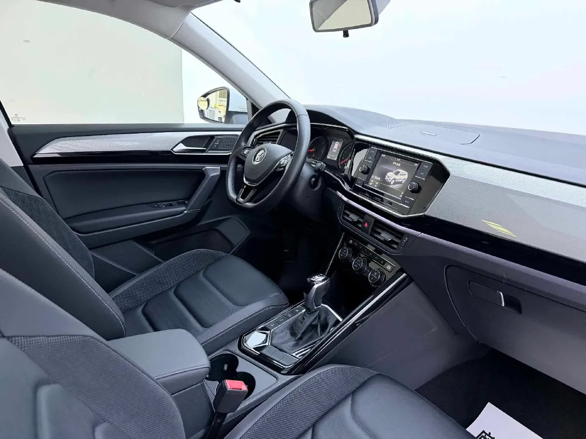 2019 Jeep Cherokee 2.0T 234HP L4 9AT,autocango,china used car exporter,china ev exporter,chinese used car exporter,chinese used ev exporter