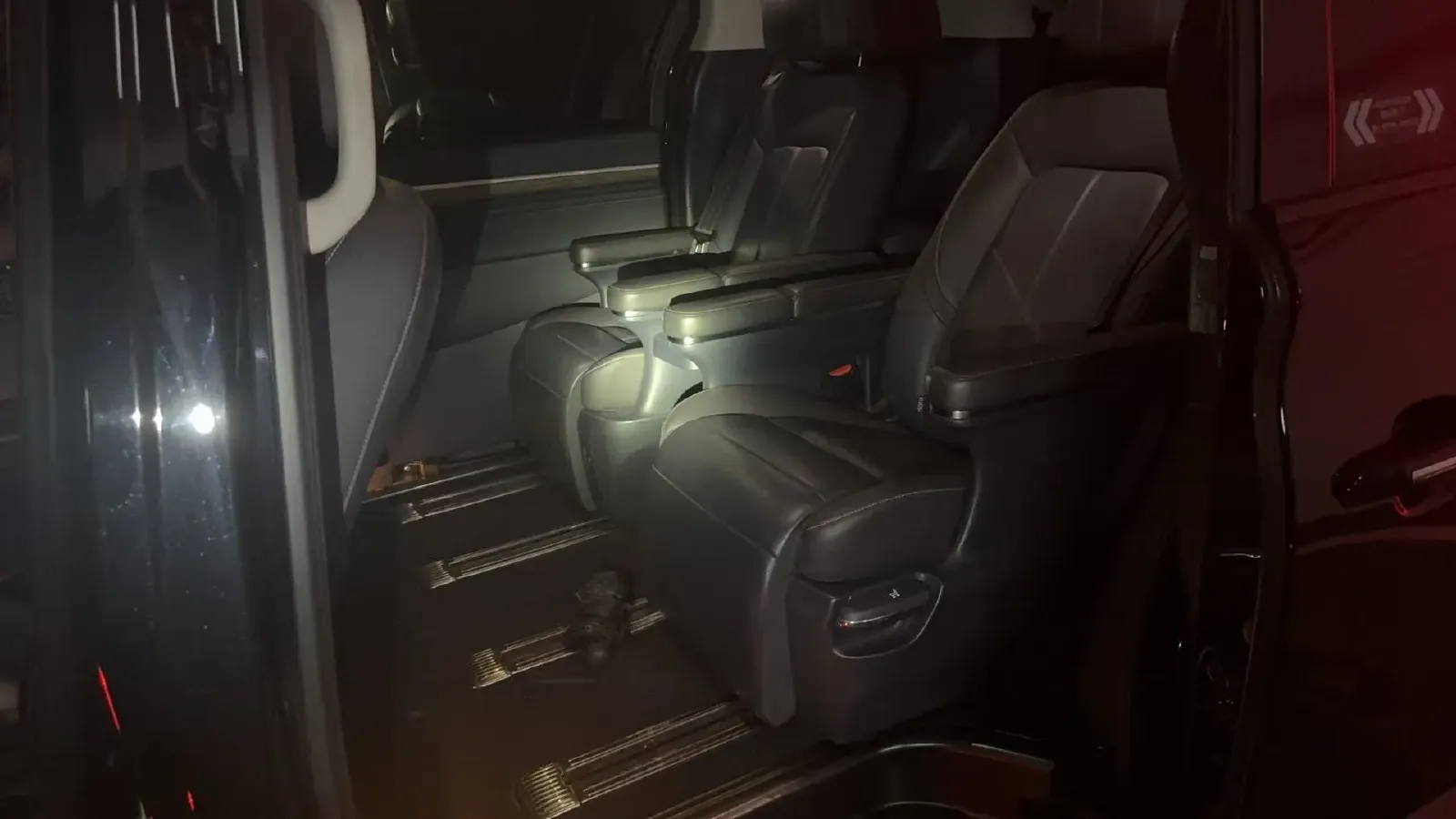 2021 GAC Trumpchi M8 2.0T 252HP L4 8AT,autocango,china used car exporter,china ev exporter,chinese used car exporter,chinese used ev exporter