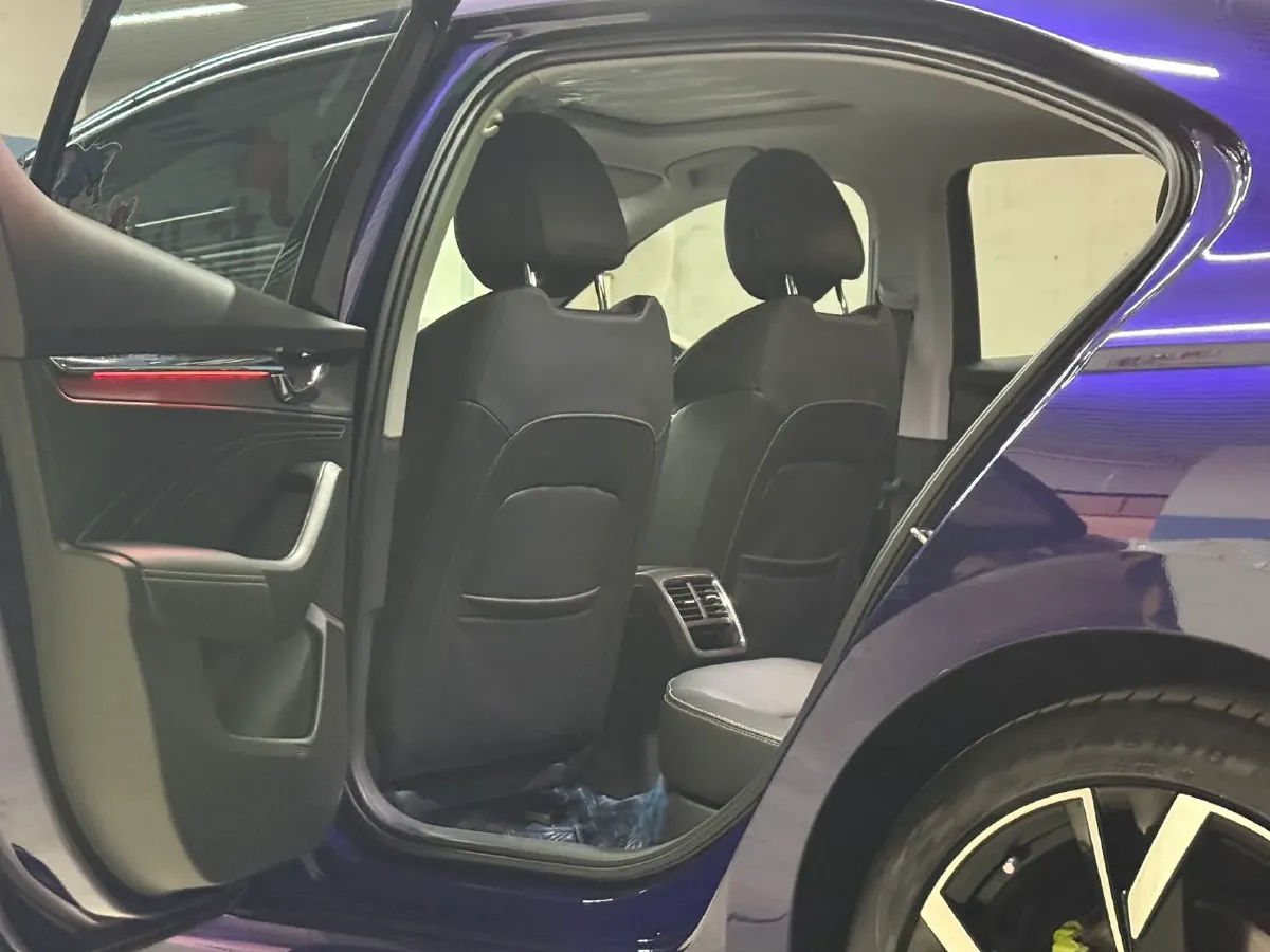 2022 Skoda Octavia 1.4T 150HP L4 7DCT,autocango,china used car exporter,china ev exporter,chinese used car exporter,chinese used ev exporter