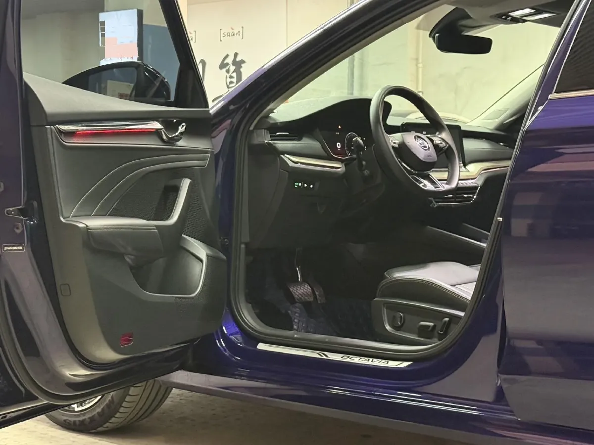 2022 Skoda Octavia 1.4T 150HP L4 7DCT,autocango,china used car exporter,china ev exporter,chinese used car exporter,chinese used ev exporter
