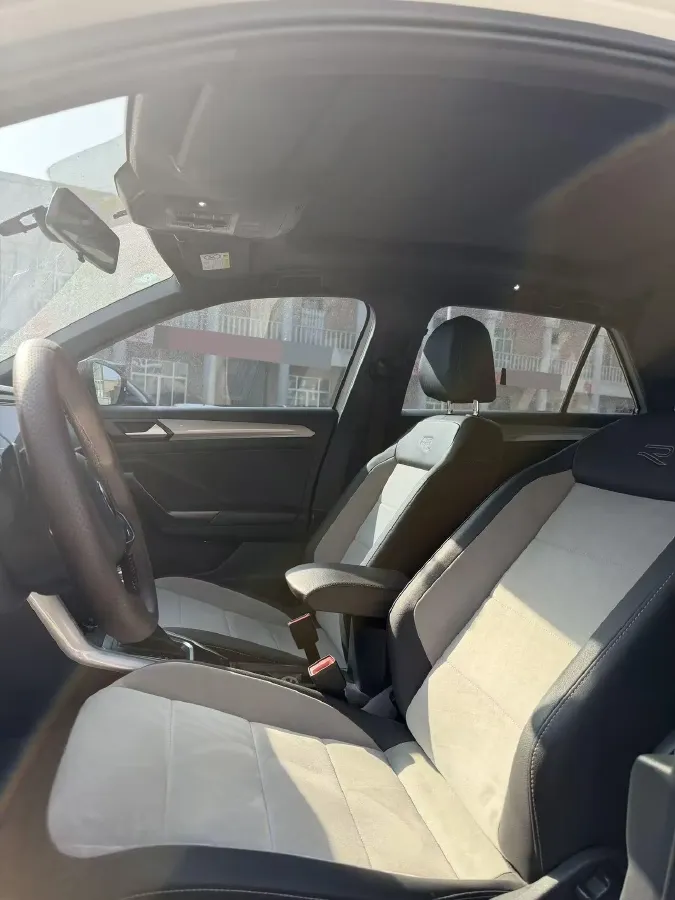 2021 Volkswagen T-Roc 1.4T 150HP L4 7DCT,autocango,china used car exporter,china ev exporter,chinese used car exporter,chinese used ev exporter