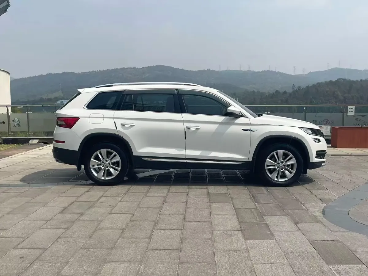 2018 Skoda Kodiak 2.0T 186HP L4 7DCT,autocango,china used car exporter,china ev exporter,chinese used car exporter,chinese used ev exporter