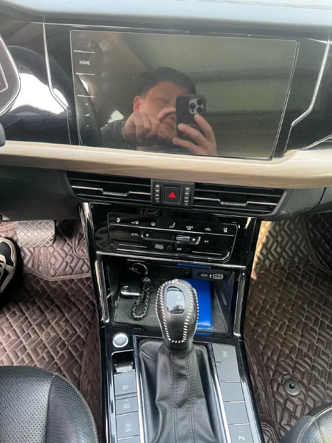 2020 Volkswagen Passat 2.0T 186HP L4 7DCT,autocango,china used car exporter,china ev exporter,chinese used car exporter,chinese used ev exporter