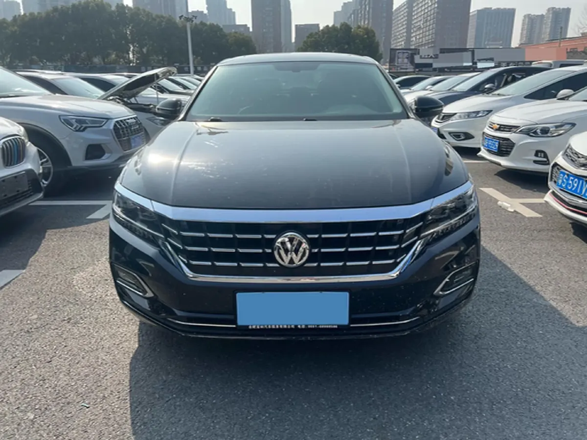 2020 Volkswagen Passat 2.0T 186HP L4 7DCT,autocango,china used car exporter,china ev exporter,chinese used car exporter,chinese used ev exporter