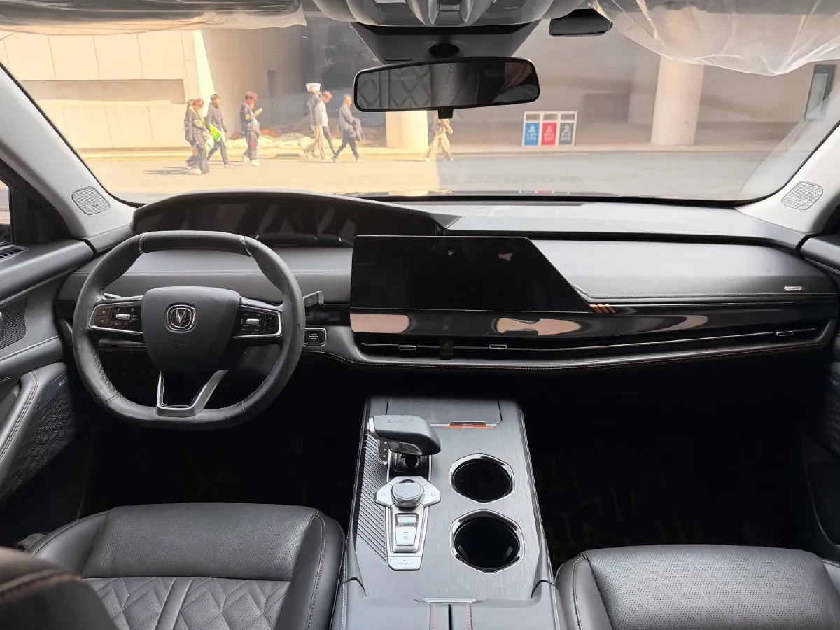 2021 ChangAn UNI-K 2.0T 233HP L4 8AT,autocango,china used car exporter,china ev exporter,chinese used car exporter,chinese used ev exporter