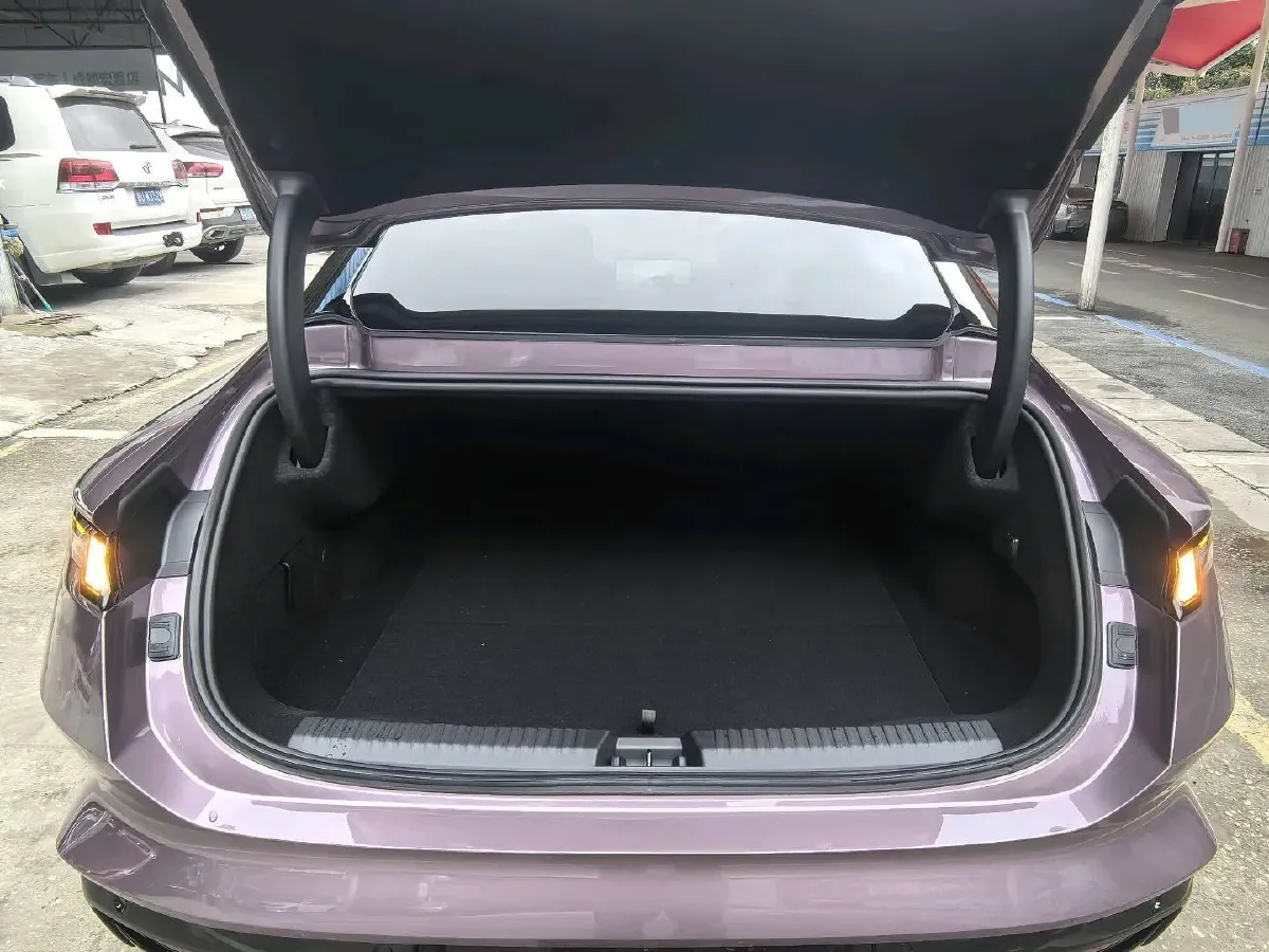 2025 LYNK&CO 10 EM-P 1.5T 163HP L4 3DHT PHEV,autocango,china used car exporter,china ev exporter,chinese used car exporter,chinese used ev exporter