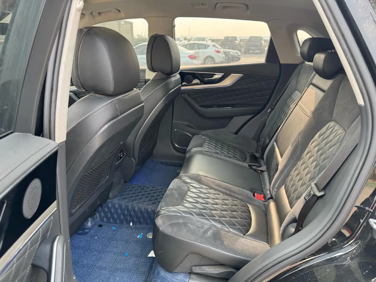 2019 HongQi HS5 2.0T 224HP L4 6AT,autocango,china used car exporter,china ev exporter,chinese used car exporter,chinese used ev exporter