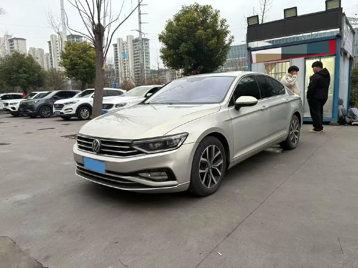 2020 Volkswagen Magotan 2.0T 186HP L4 7DCT,autocango,china used car exporter,china ev exporter,chinese used car exporter,chinese used ev exporter