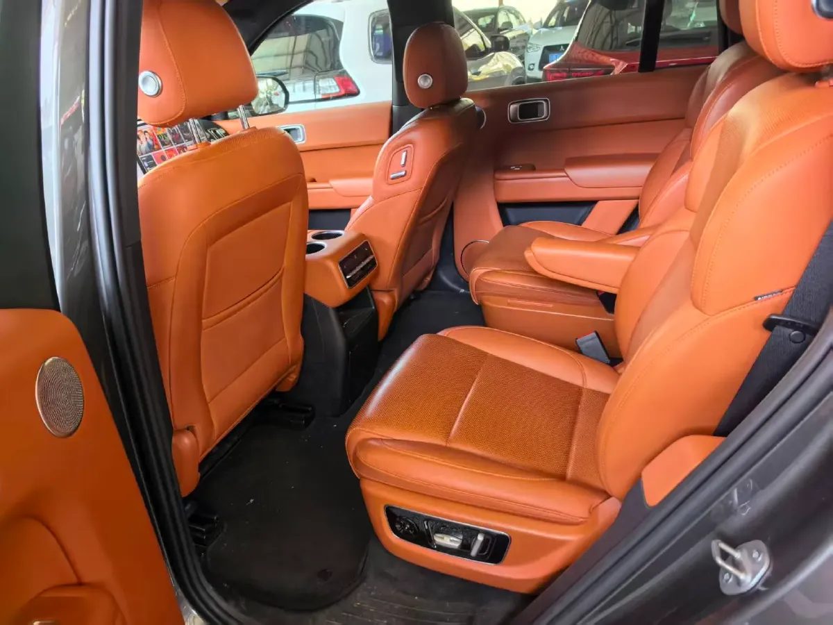 2023 Li L8 Range Extended 154HP REEV 40.9KWH,autocango,china used car exporter,china ev exporter,chinese used car exporter,chinese used ev exporter