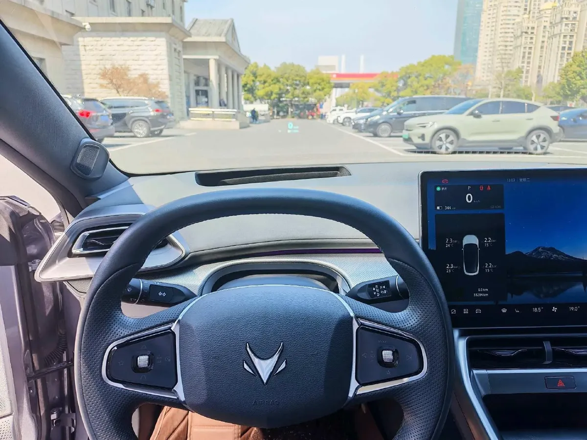 2024 ARCFOX αT5 BEV 79.2KWH,autocango,china used car exporter,china ev exporter,chinese used car exporter,chinese used ev exporter