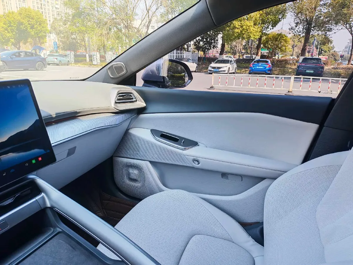 2024 ARCFOX αT5 BEV 79.2KWH,autocango,china used car exporter,china ev exporter,chinese used car exporter,chinese used ev exporter