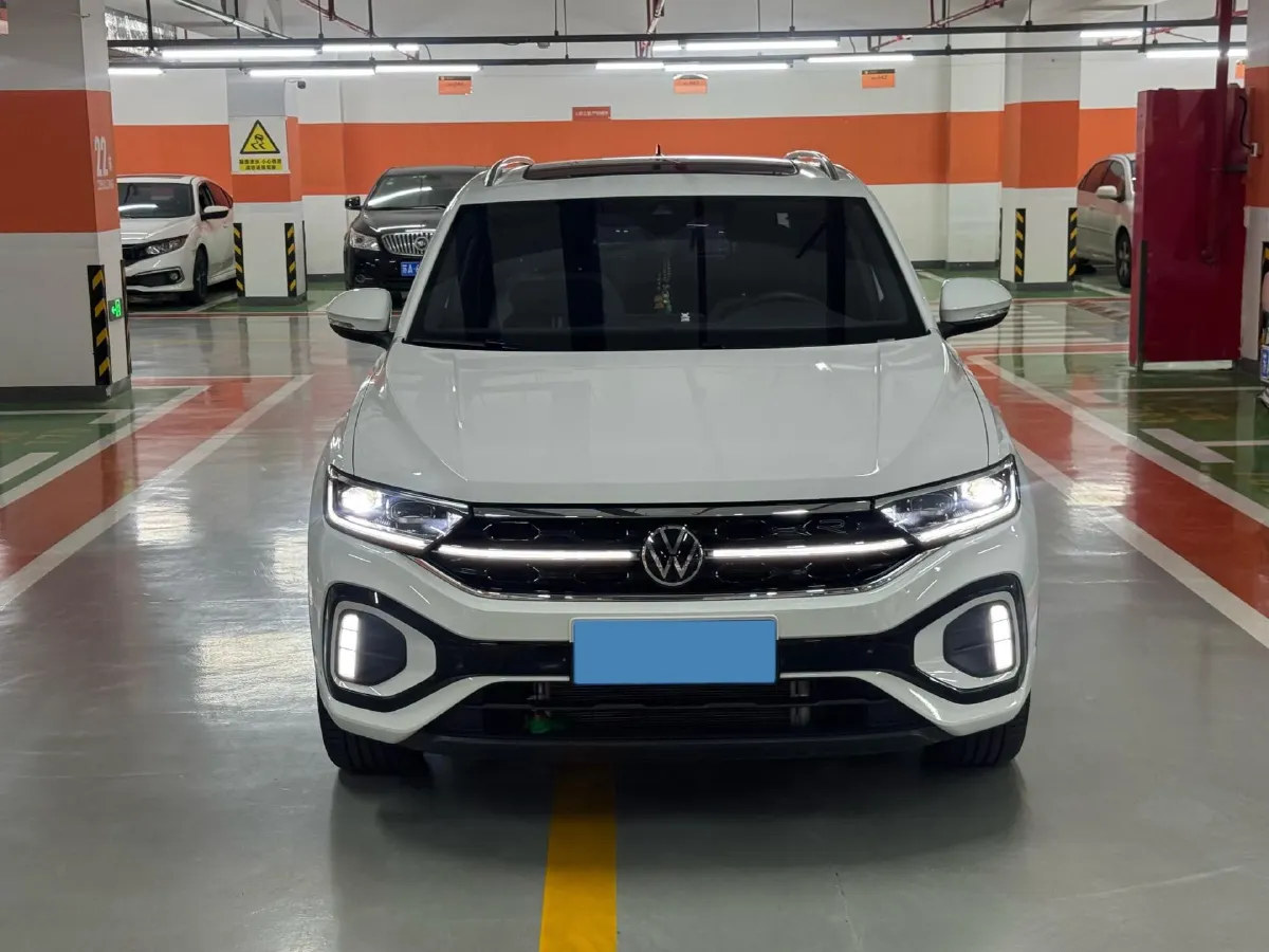 2024 Volkswagen T-Roc 1.5T 160HP L4 7DCT,autocango,china used car exporter,china ev exporter,chinese used car exporter,chinese used ev exporter