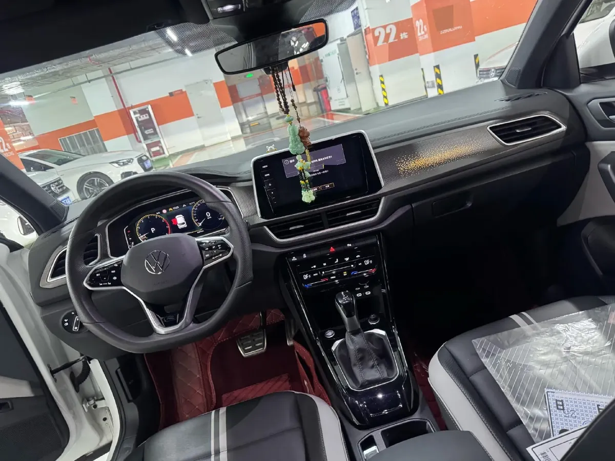 2024 Volkswagen T-Roc 1.5T 160HP L4 7DCT,autocango,china used car exporter,china ev exporter,chinese used car exporter,chinese used ev exporter