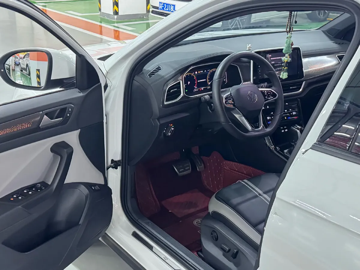 2024 Volkswagen T-Roc 1.5T 160HP L4 7DCT,autocango,china used car exporter,china ev exporter,chinese used car exporter,chinese used ev exporter