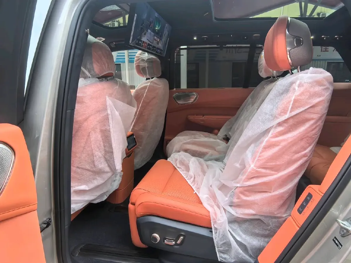 2025 LYNK&CO 900 2.0T 254HP L4 3DHT PHEV,autocango,china used car exporter,china ev exporter,chinese used car exporter,chinese used ev exporter