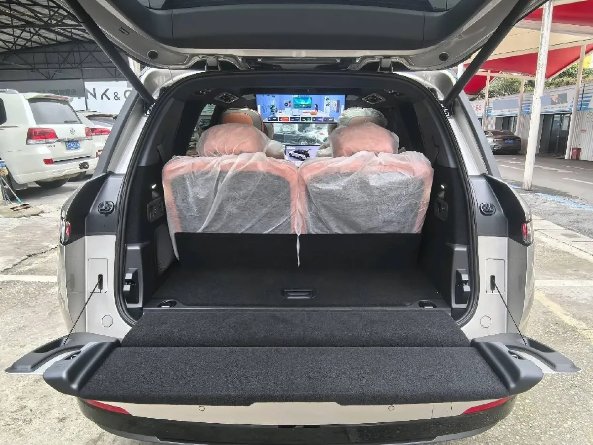 2025 LYNK&CO 900 2.0T 254HP L4 3DHT PHEV,autocango,china used car exporter,china ev exporter,chinese used car exporter,chinese used ev exporter