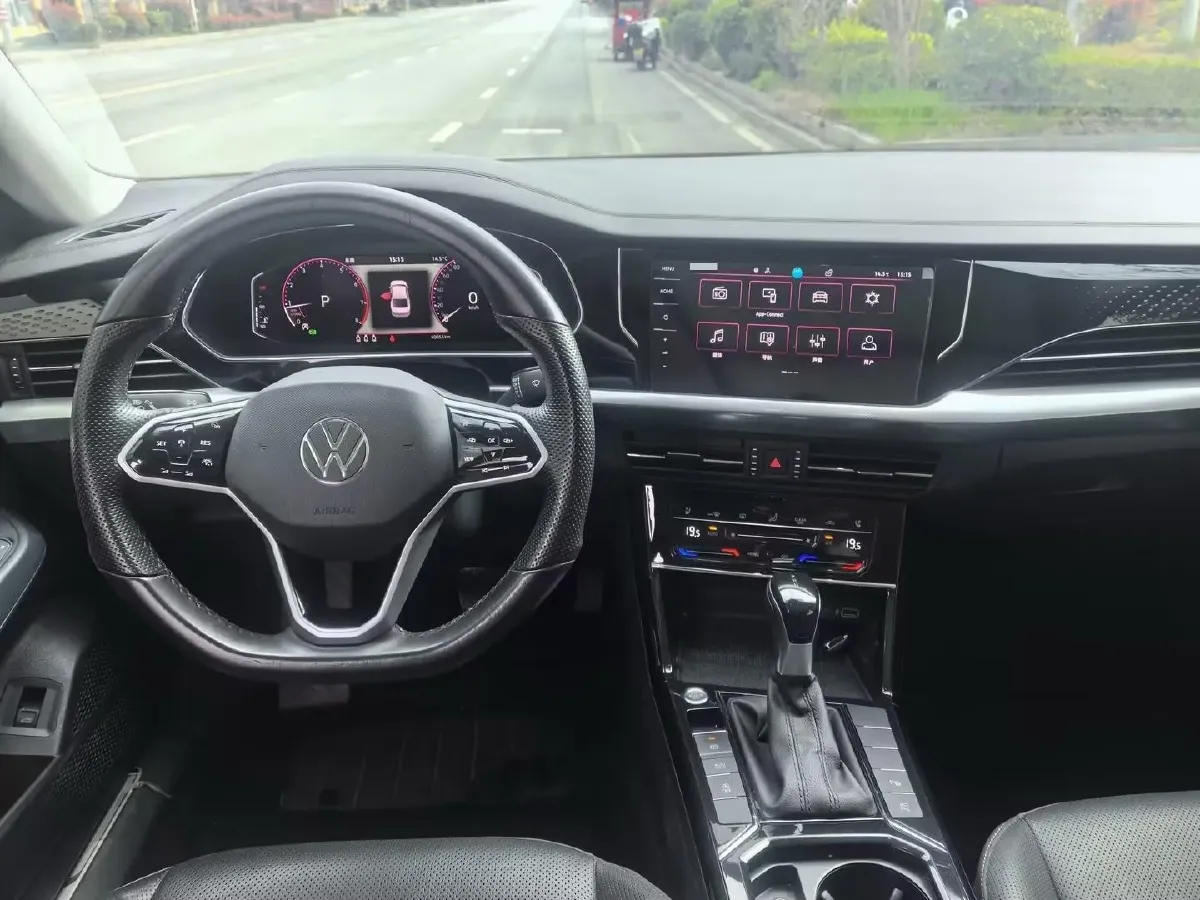 2023 Volkswagen Passat 2.0T 186HP L4 7DCT,autocango,china used car exporter,china ev exporter,chinese used car exporter,chinese used ev exporter